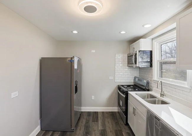 property at 7 Division St