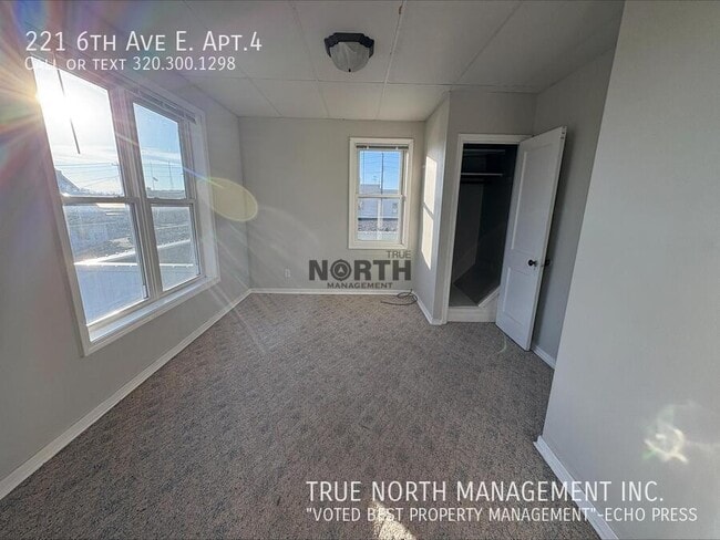 221 6th Ave E in Alexandria, MN - Foto de edificio - Building Photo