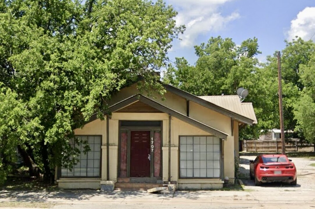 1709 Austin Ave in Brownwood, TX - Building Photo