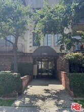 1101 Rexford Dr in Los Angeles, CA - Building Photo - Building Photo