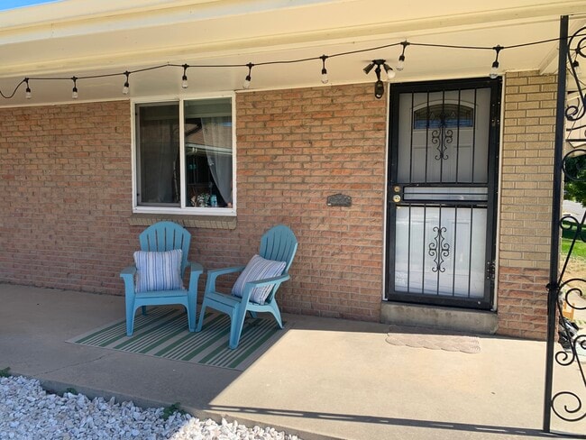 3915 W 23rd Ave, Unit 3915 W 23 rd Avenue