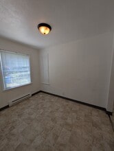 428 S 10th Ave, Unit 428 in Pocatello, ID - Foto de edificio - Building Photo