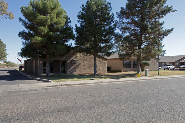 Kachina Apartments in Casa Grande, AZ - Foto de edificio - Building Photo