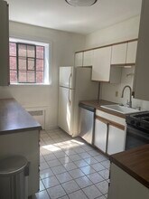 100 Sewall Ave, Unit 6 in Brookline, MA - Foto de edificio - Building Photo