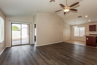 1658 E Shari St, Unit 276 in San Tan Valley, AZ - Foto de edificio - Building Photo