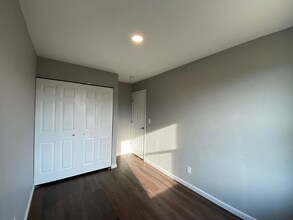 1706 S 11th St-Unit -1706 #2 in Lamar, CO - Foto de edificio - Building Photo