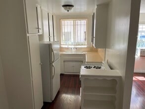 827 N Hudson Ave in Los Angeles, CA - Building Photo - Building Photo