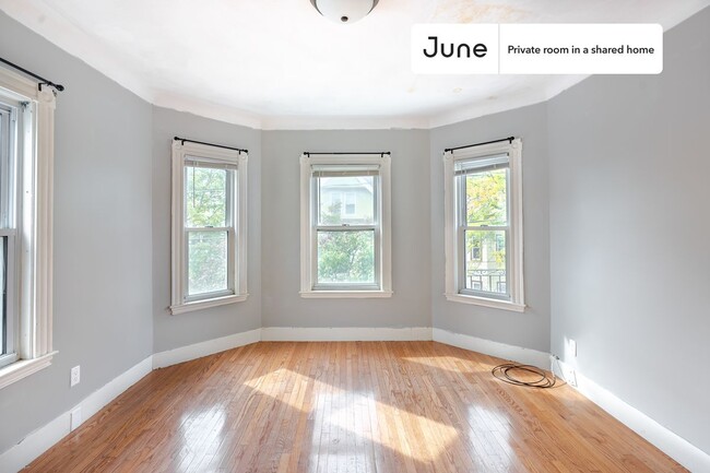 Private bedroom in 6 bed/1.5 bath Home in Somerville, MA - Building Photo - Building Photo