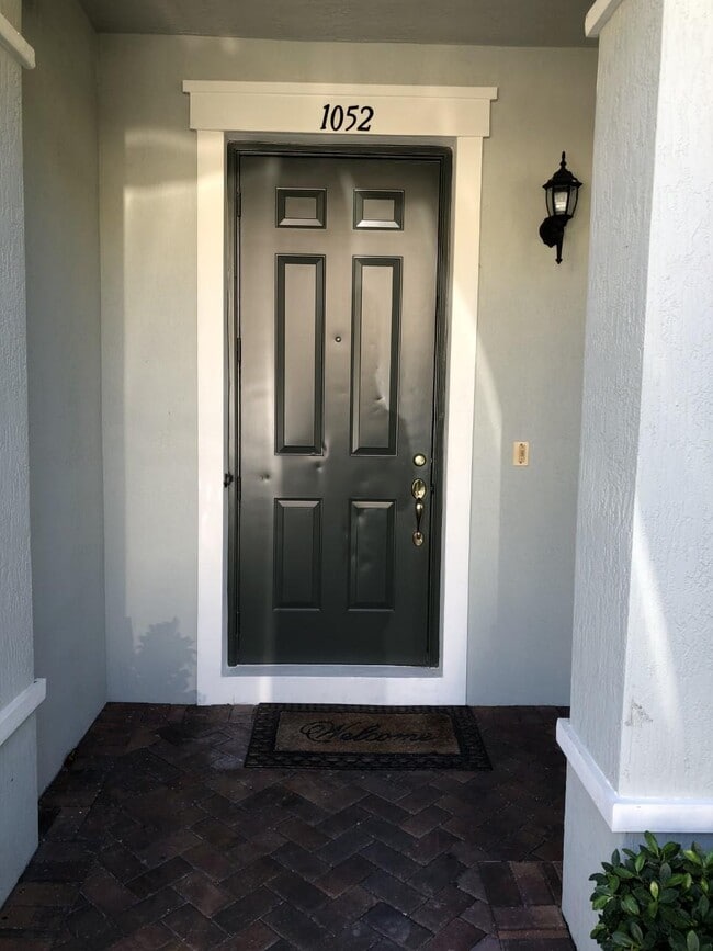 1052 NW 18th Ave in Boca Raton, FL - Building Photo - Building Photo