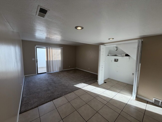 460 E Elm St in Layton, UT - Building Photo - Building Photo