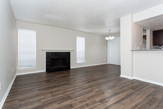 The Broadway Apartment Homes in Garland, TX - Building Photo - Interior Photo