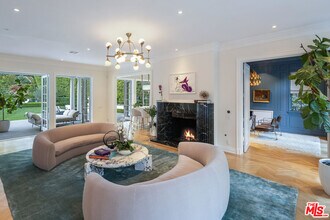 9135 Hazen Dr in Beverly Hills, CA - Building Photo - Building Photo
