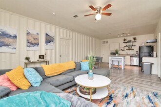 3622 Lehall St, Unit B in Houston, TX - Building Photo - Building Photo
