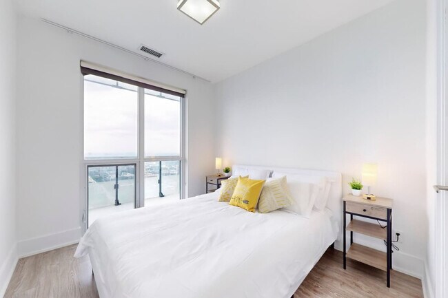 300 Front St W, Unit SI ID1403766P in Toronto, ON - Building Photo - Building Photo