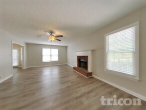 220 Stevenson Trail in Dallas, GA - Foto de edificio - Building Photo