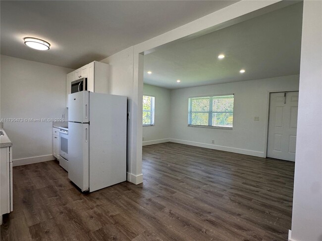 2321 Madison St in Hollywood, FL - Building Photo - Building Photo