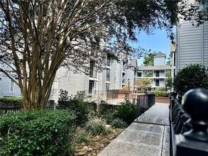 126 Granville Ct in Atlanta, GA - Building Photo - Building Photo