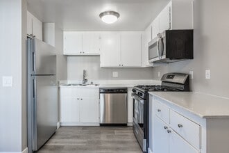 Sage Canyon Apartments in Temecula, CA - Building Photo - Building Photo