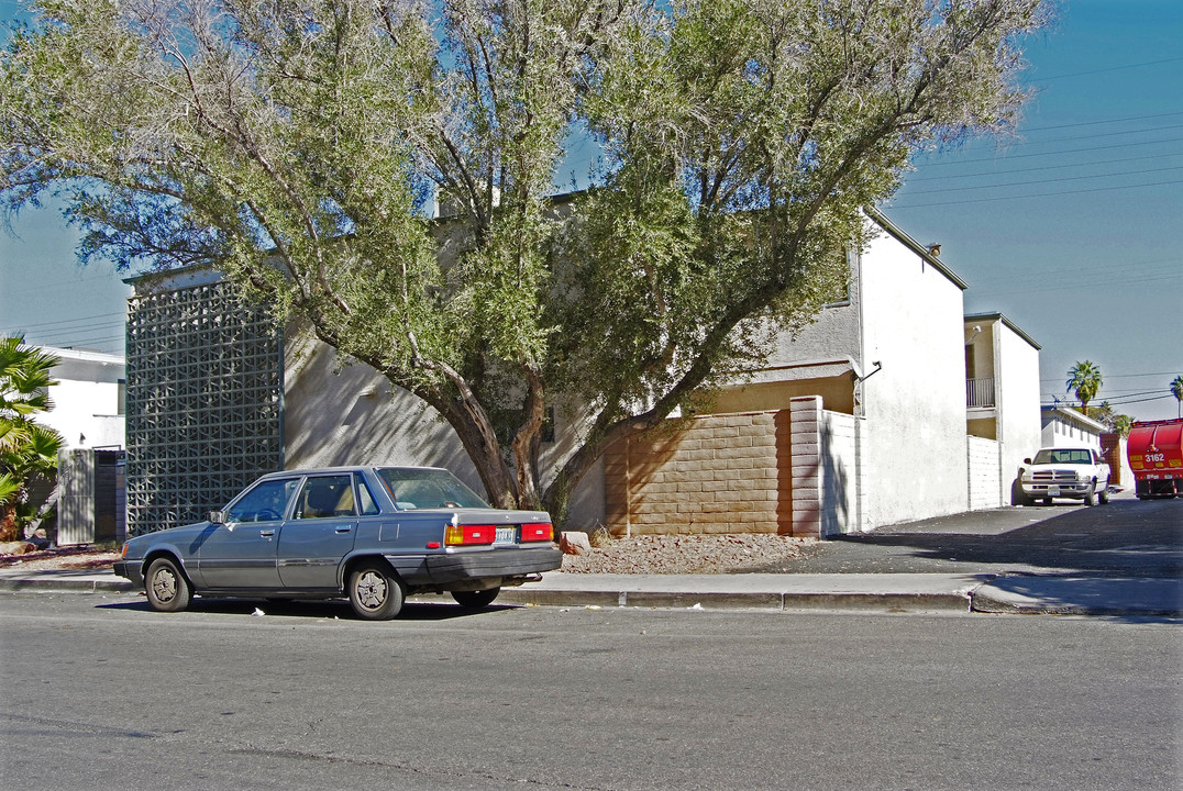 Lynnwood Apartments in Las Vegas, NV - Building Photo