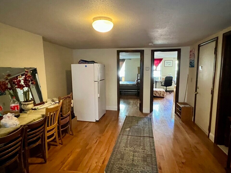 2 Johnny Ct in Boston, MA - Building Photo