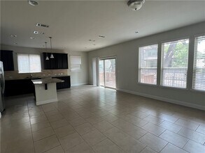 10602 Turnbull Loop in Austin, TX - Building Photo - Building Photo