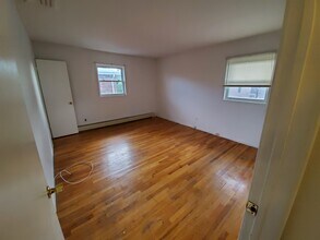 2419 6th St, Unit 1 in Fort Lee, NJ - Building Photo - Building Photo
