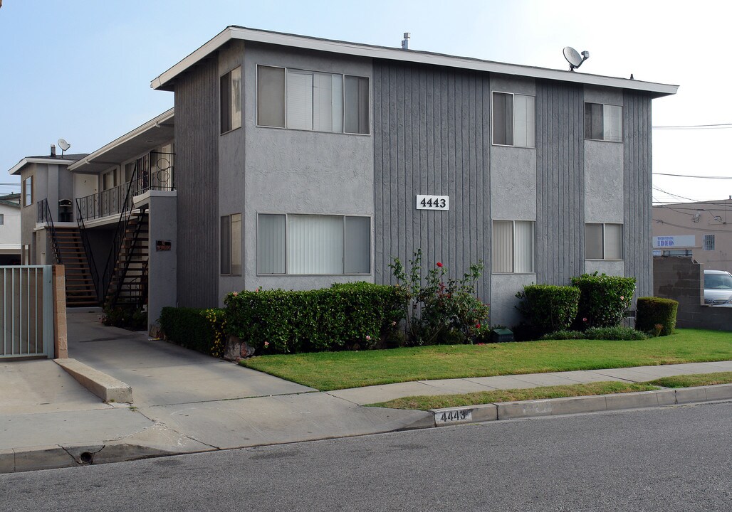 4443 W 130th St in Hawthorne, CA - Building Photo