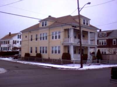 348 Academy Ave in Providence, RI - Foto de edificio