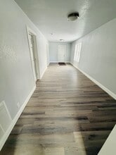 1713 Maple St, Unit #2 in South Milwaukee, WI - Foto de edificio - Building Photo