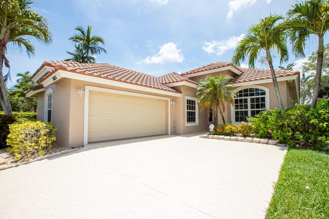 property at 10821 La Salinas Cir