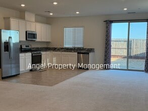 12716 Scholarly Wy in Rancho Cordova, CA - Building Photo - Building Photo