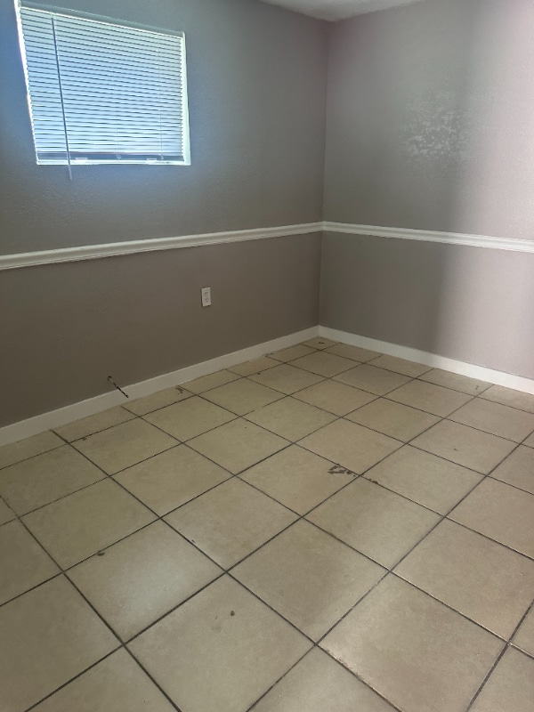 1064 N Tamiami Trl