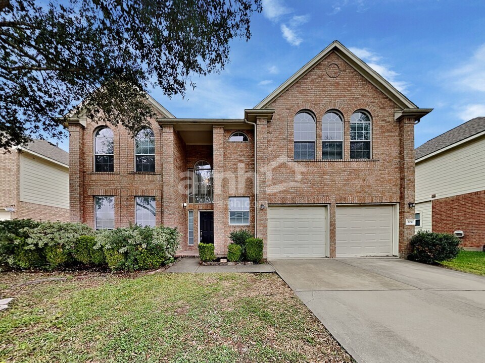 3931 Oak Plank Rd in Fresno, TX - Foto de edificio