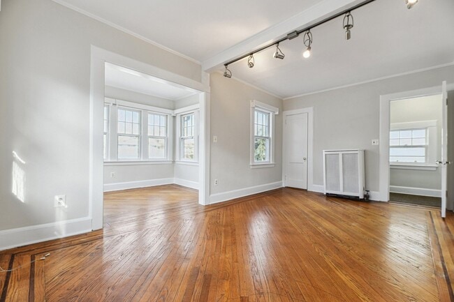 40 Brookfield Rd in Montclair, NJ - Building Photo - Building Photo