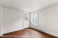 1264 W King St photo'