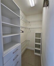 6410 NW 105th Pl in Doral, FL - Building Photo - Building Photo