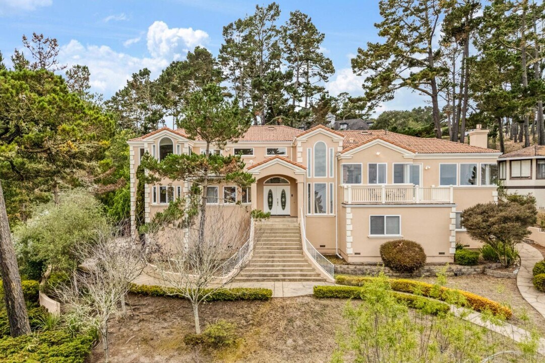 1 Overlook Pl in Monterey, CA - Building Photo