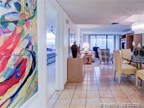 16400 Golf Club Rd-Unit -303 in Weston, FL - Foto de edificio - Building Photo