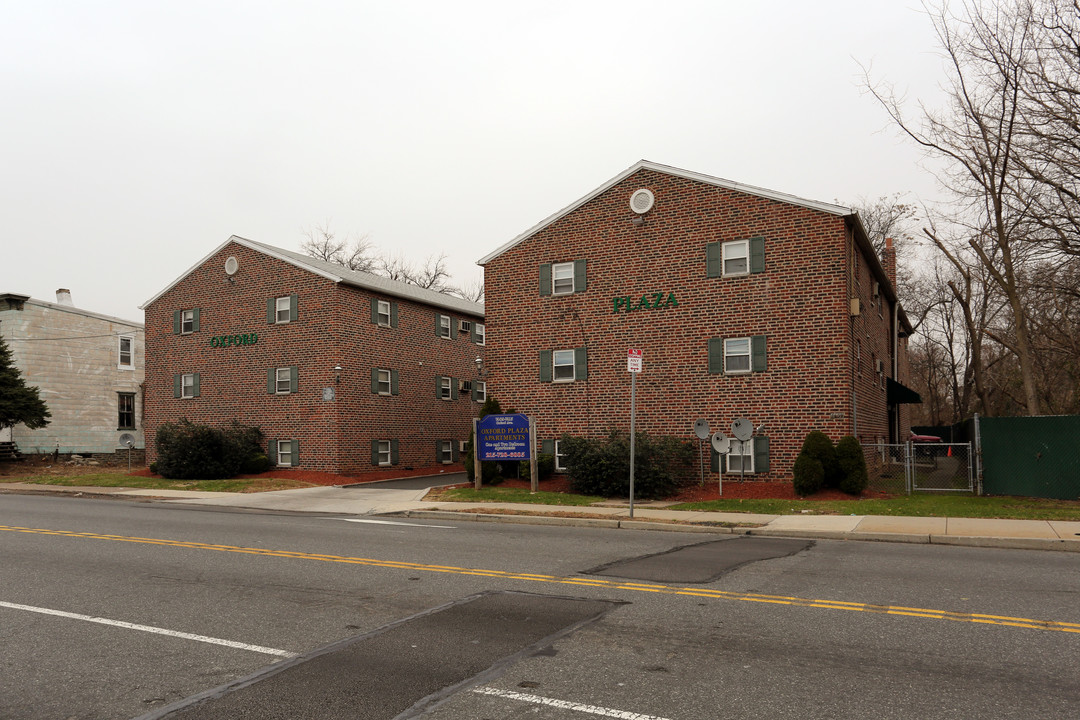 Oxford Plaza Apartments in Philadelphia, PA - Building Photo