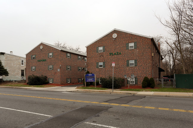 Oxford Plaza Apartments