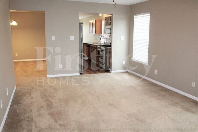 5570 Dollar Forge Dr in Indianapolis, IN - Foto de edificio - Building Photo