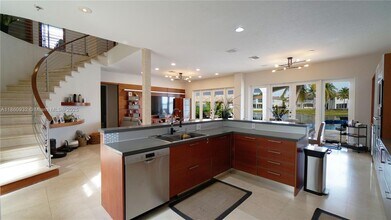 7031 NW 113th Ct in Doral, FL - Building Photo - Building Photo