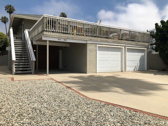 property at 947-949 Sand Ct