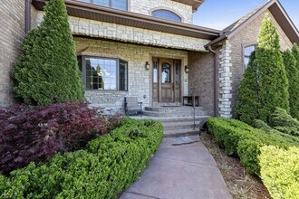 1324 Lakepoint Ct E in Springfield, MO - Building Photo - Building Photo