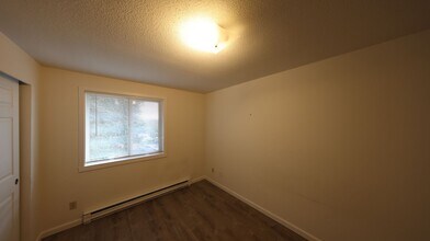1201 SW Harrier Cir in Oak Harbor, WA - Building Photo - Building Photo