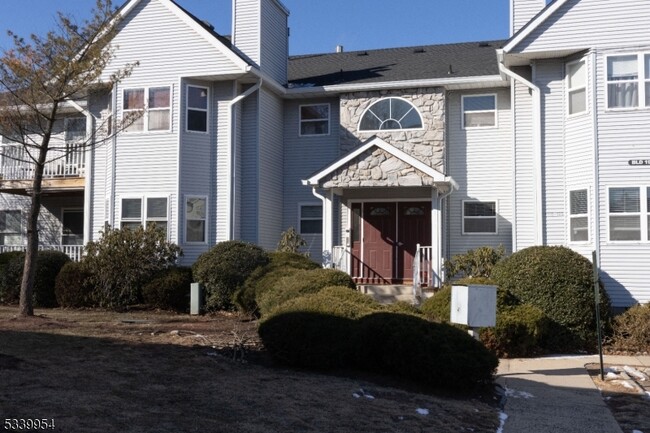 120 Exeter Ct in Piscataway, NJ - Building Photo - Building Photo