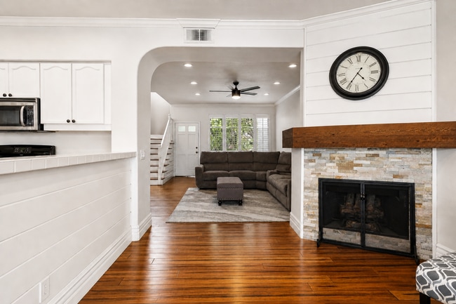 property at 512 N Pageant Dr