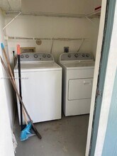 19740 SW 103rd Ct in Cutler Bay, FL - Foto de edificio - Building Photo