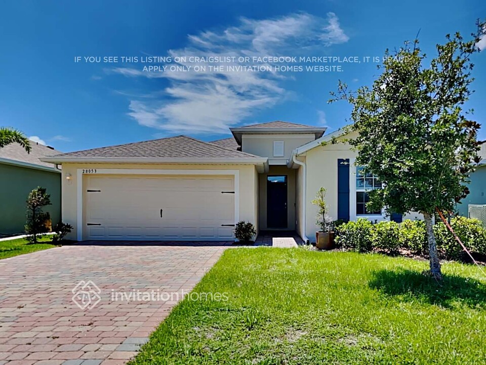 28053 Arrowhead Cir in Punta Gorda, FL - Building Photo