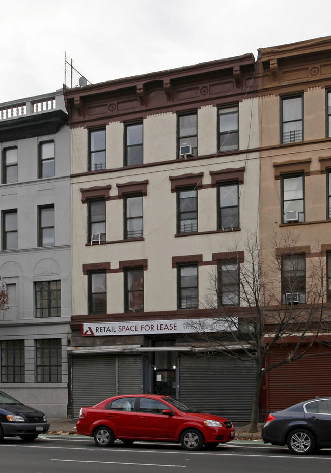 2265 First Ave in New York, NY - Foto de edificio - Building Photo